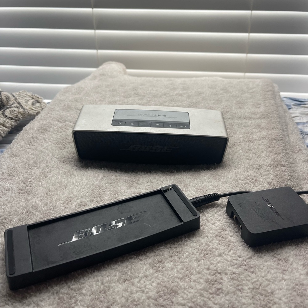Bose Sound Link Mini with Charger